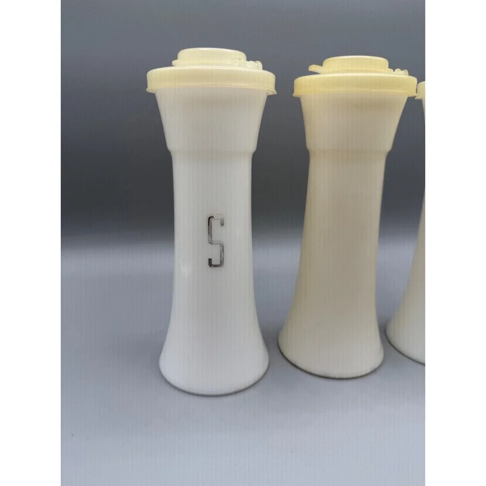 VTG Tupperware Hourglass Salt & Pepper Shaker‎ White Set of 3 Retro Kitchen 6.5